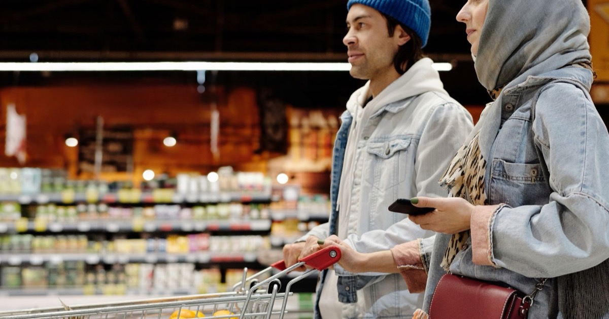 Carrefour vs Spinneys vs Lulu: Dubai Grocery Comparison