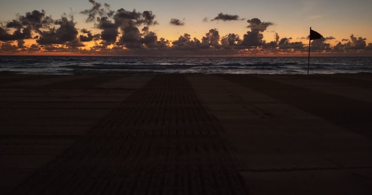 Which is hotter in Cancun Morning or Evening Kitesurfing in 2026